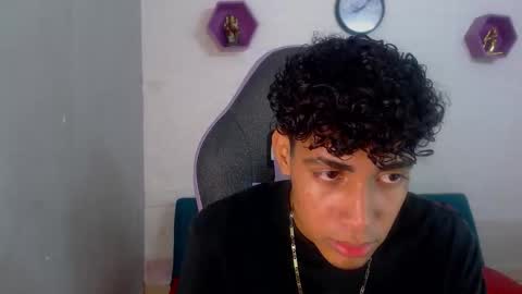 Snapshot of leam_1 chatting on 11.21.25 leam_1 online show from 11.21.25