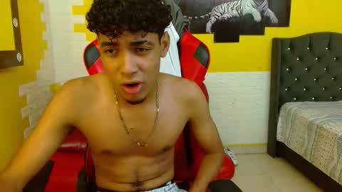 Snapshot of leam_1 chatting on 11.24.25 leam_1 online show from 11.24.25