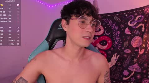 Snapshot of leaneseb chatting on 12.15.24 leaneseb online show from 12.15.24