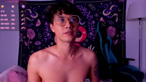 Snapshot of leaneseb chatting on 12.20.24 leaneseb online show from 12.20.24