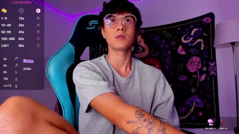 Snapshot of leaneseb chatting on 12.23.24 leaneseb online show from 12.23.24