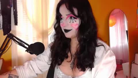 Lea Ray Pie online show from 10.16.25