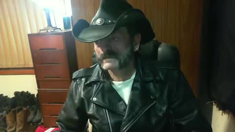 Snapshot of leathergreaser chatting on 06.08.26 leathergreaser online show from 06.08.26