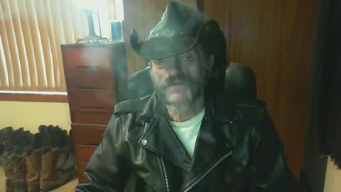 Snapshot of leathergreaser chatting on 06.14.26 leathergreaser online show from 06.14.26