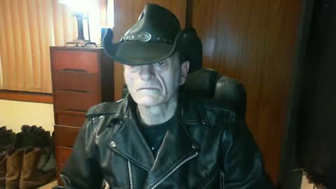 Snapshot of leathergreaser chatting on 07.02.26 leathergreaser online show from 07.02.26