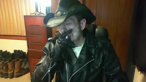 Snapshot of leathergreaser chatting on 07.07.26 leathergreaser online show from 07.07.26
