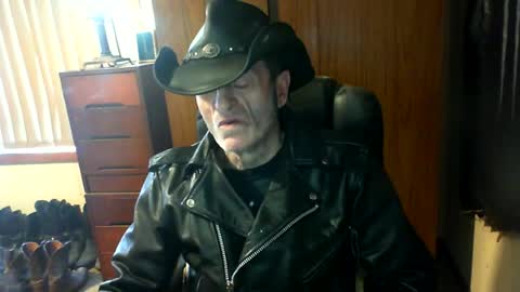 Snapshot of leathergreaser chatting on 07.14.26 leathergreaser online show from 07.14.26
