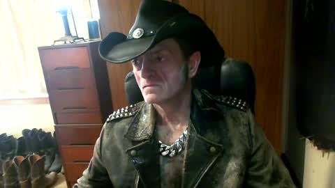 Snapshot of leathergreaser chatting on 07.20.26 leathergreaser online show from 07.20.26
