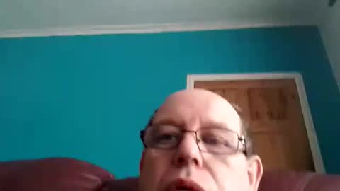 Snapshot of leatherpants68 chatting on 09.14.25 leatherpants68 online show from 09.14.25