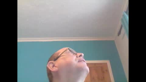 Snapshot of leatherpants68 chatting on 10.26.25 leatherpants68 online show from 10.26.25