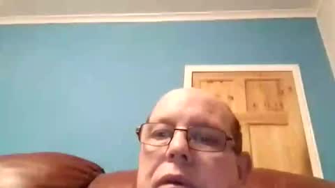 Snapshot of leatherpants68 chatting on 11.12.25 leatherpants68 online show from 11.12.25