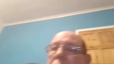 Snapshot of leatherpants68 chatting on 11.13.25 leatherpants68 online show from 11.13.25