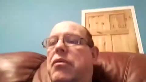 Snapshot of leatherpants68 chatting on 11.26.25 leatherpants68 online show from 11.26.25