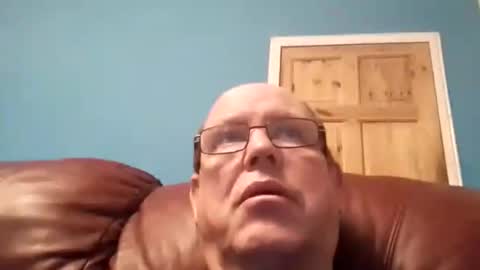 Snapshot of leatherpants68 chatting on 11.30.25 leatherpants68 online show from 11.30.25