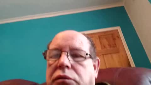 Snapshot of leatherpants68 chatting on 12.20.25 leatherpants68 online show from 12.20.25