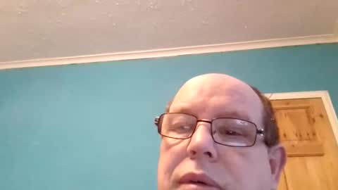 Snapshot of leatherpants68 chatting on 12.22.25 leatherpants68 online show from 12.22.25