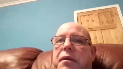 Snapshot of leatherpants68 chatting on 01.08.26 leatherpants68 online show from 01.08.26