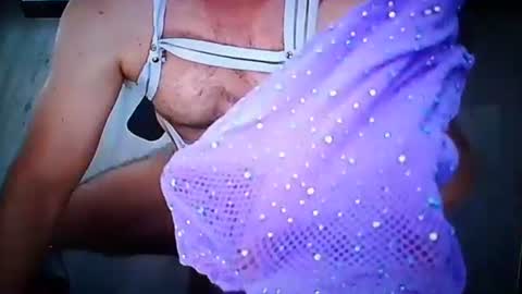 Snapshot of lechiffre1205 chatting on 11.23.25 Michel online show from 11.23.25