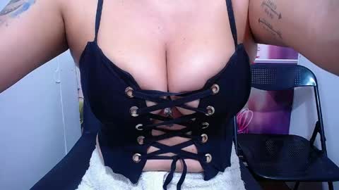 Snapshot of lee_marash chatting on 05.28.26 lee_marash online show from 05.28.26