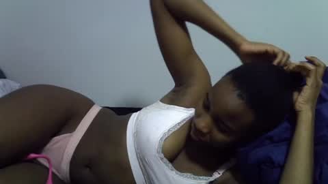 Snapshot of lee_shaz chatting on 06.28.26 lee baby online show from 06.28.26