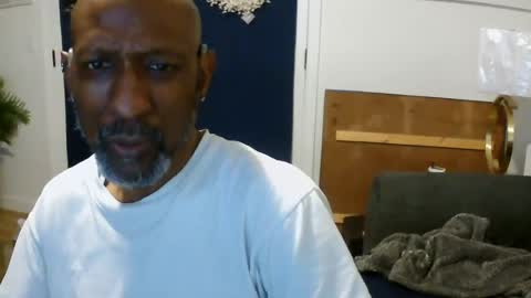 Snapshot of leeguy_hugedick chatting on 07.18.26 Ebony DeafGuy online show from 07.18.26
