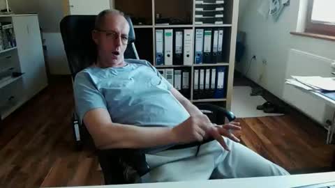 Snapshot of lefti27 chatting on 04.22.26 Dave online show from 04.22.26