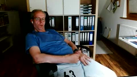 Snapshot of lefti27 chatting on 05.25.26 Dave online show from 05.25.26