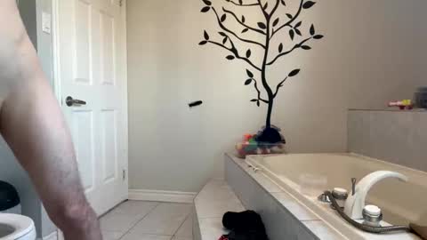 Snapshot of legervais chatting on 04.24.26 legervais online show from 04.24.26