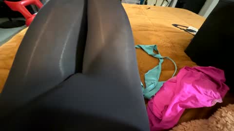 Snapshot of leggingslover7 chatting on 12.04.24 leggingslover7 online show from 12.04.24