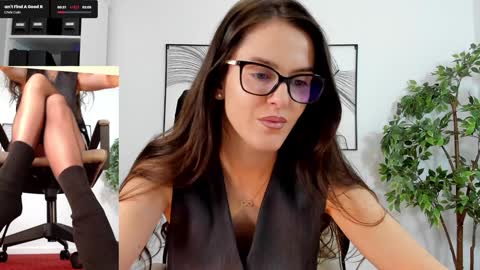 Elle  online show from 01.28.25