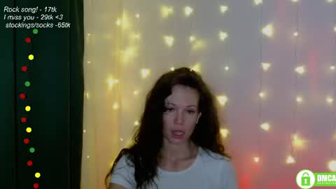 Snapshot of leia_bell chatting on 07.11.26 hey Im Leia and I love rock online show from 07.11.26
