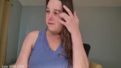 Leia Swift online show from 12.30.24