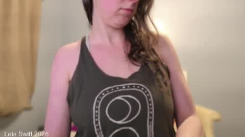 Leia Swift online show from 02.22.26