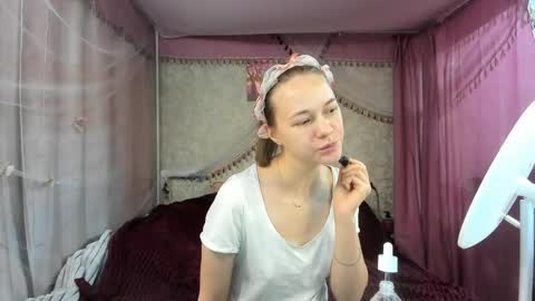 Snapshot of leila_bambi_ chatting on 04.29.26 leila_bambi_ online show from 04.29.26