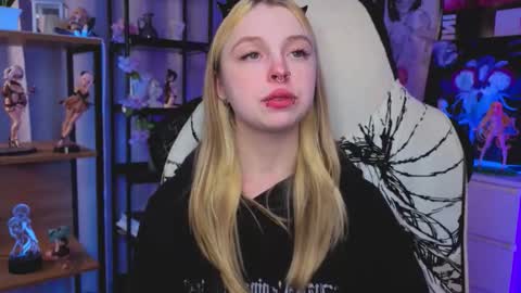 Leila online show from 12.05.25