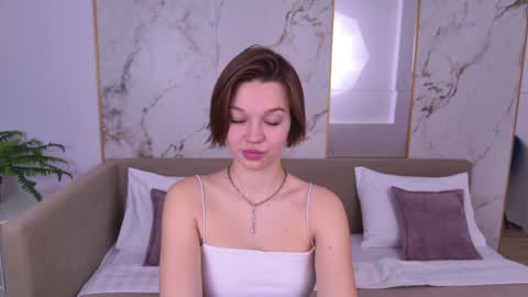 Snapshot of leilalawson chatting on 01.11.25 LeilaLawson online show from 01.11.25