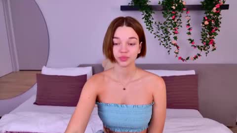 Snapshot of leilalawson chatting on 02.12.25 LeilaLawson online show from 02.12.25