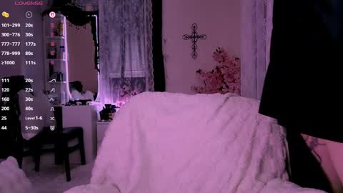 Snapshot of lein_bone chatting on 04.12.26 Lein online show from 04.12.26