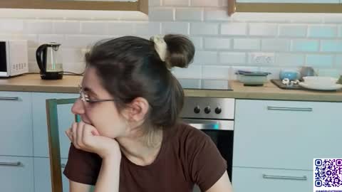 Snapshot of lelahcaminero chatting on 11.28.25 Alexandria online show from 11.28.25