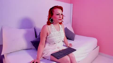 Snapshot of leloo_swift chatting on 05.17.26 Leloo online show from 05.17.26