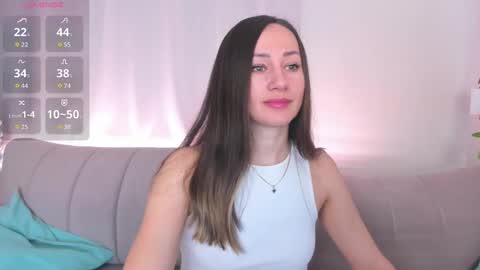 Snapshot of lena_barnes chatting on 01.11.26 Hi im Lena online show from 01.11.26