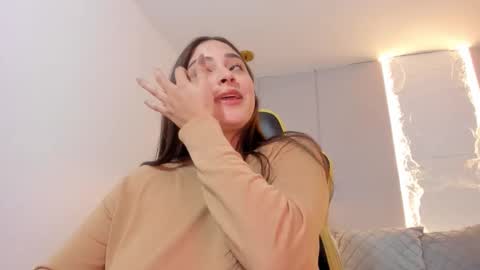 Snapshot of lena_jhons chatting on 11.27.25 lena_jhons online show from 11.27.25