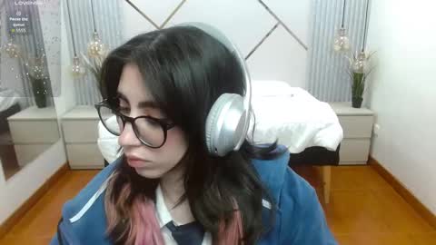 Snapshot of lena_roses chatting on 09.11.25 Lena online show from 09.11.25