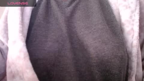 lenagolden online show from 10.15.25