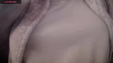 Snapshot of lenagolden chatting on 02.01.26 lenagolden online show from 02.01.26