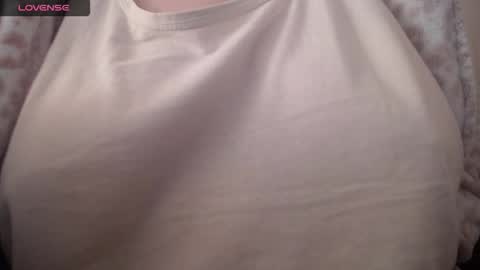 Snapshot of lenagolden chatting on 02.04.26 lenagolden online show from 02.04.26