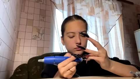 Hellomy name is Natalyits my first day here nice to meet you Give me 50 thumbs ups online show from 04.21.26
