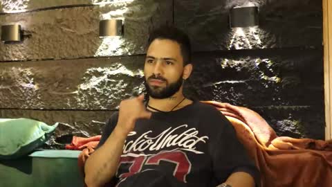 Snapshot of leo_diaz01 chatting on 10.16.25 Leo Diaz online show from 10.16.25