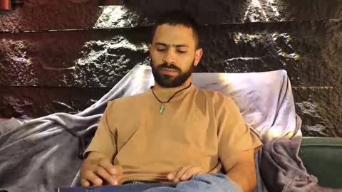 Snapshot of leo_diaz01 chatting on 11.04.25 Leo Diaz online show from 11.04.25