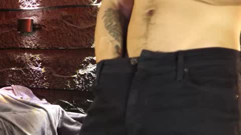 Snapshot of leo_diaz01 chatting on 11.15.25 Leo Diaz online show from 11.15.25